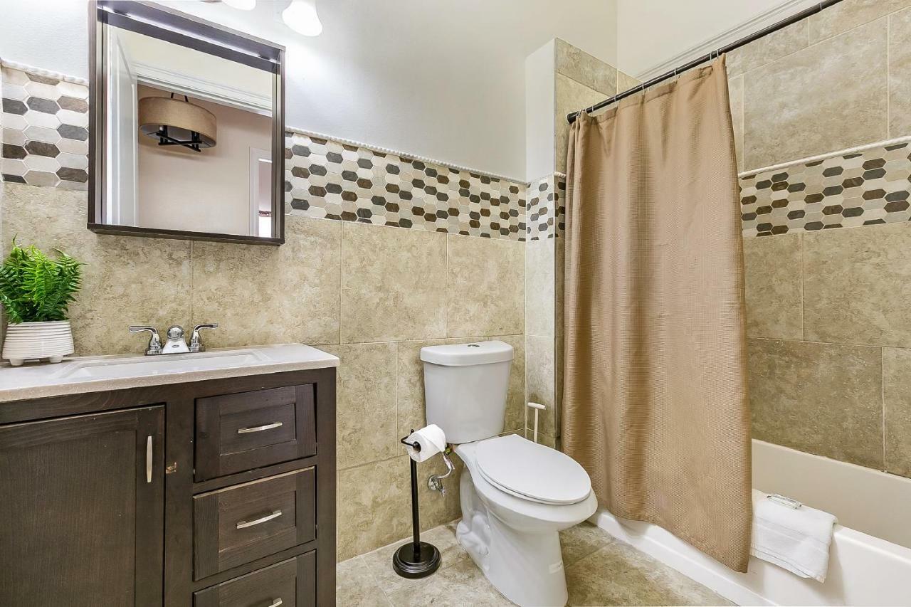 Spacious 4Br Condo On Carondelet Near All Hot Spo Nova Orleães Exterior foto